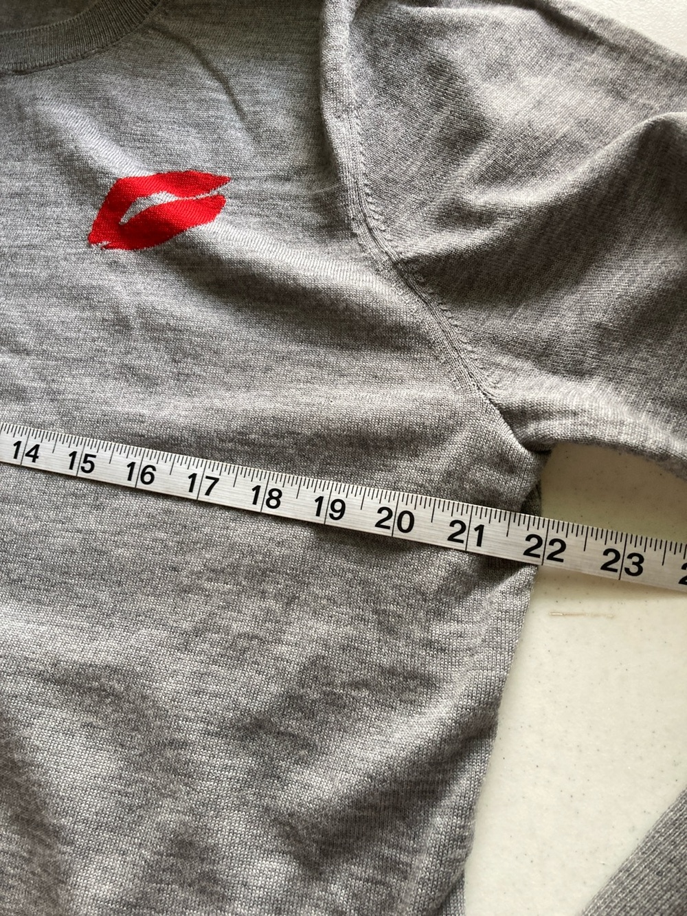 Banana Republic Gray Crewneck Sweater with Red Lip Motif - Picture 4 of 5